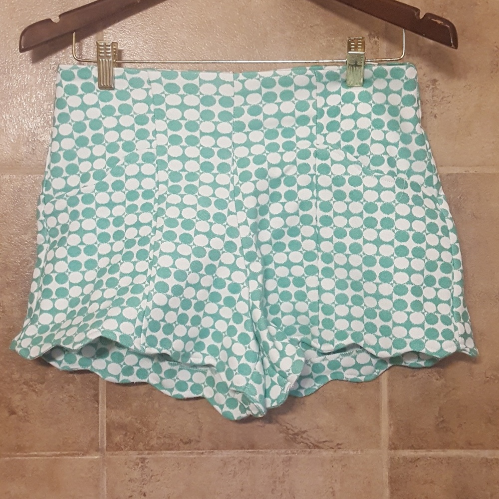 Hot and Delicious Shorts Size Large